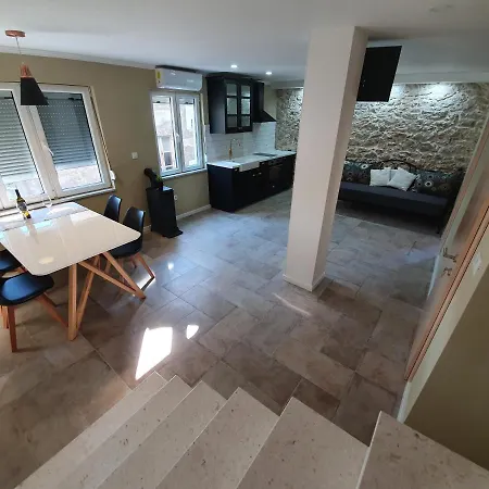 Rustic House Diklo 20m From The Sea Apartman