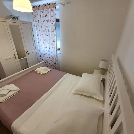 Apartmán Rustic House Diklo 20m From The Sea