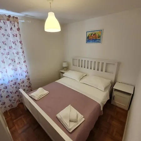 Apartmán Rustic House Diklo 20m From The Sea *
