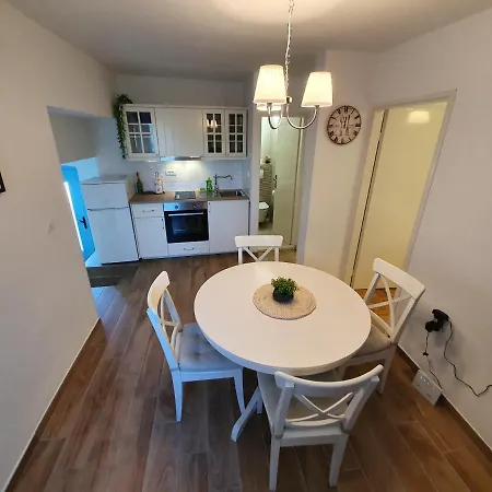 Apartmán Rustic House Diklo 20m From The Sea Zadar