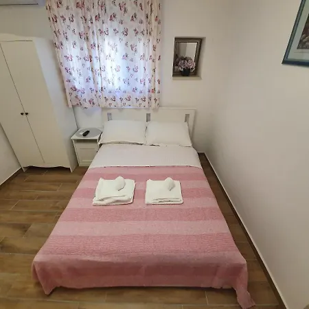 Apartmán Rustic House Diklo 20m From The Sea *