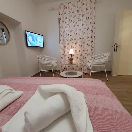 Rustic House Diklo 20m From The Sea