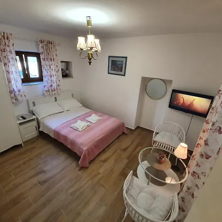 Rustic House Diklo 20m From The Sea *