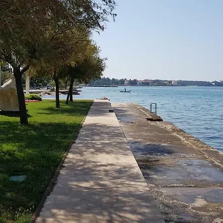 Apartamento Rustic House Diklo 20m From The Sea