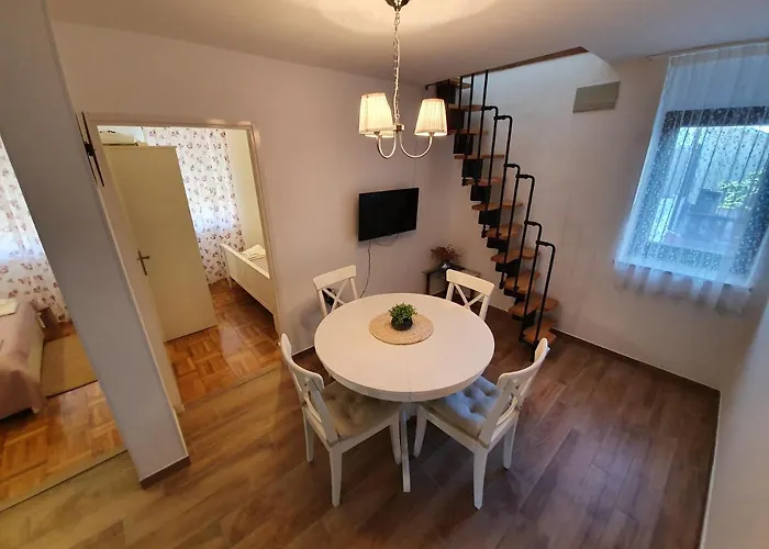 Apartman Rustic House Diklo 20m From The Sea