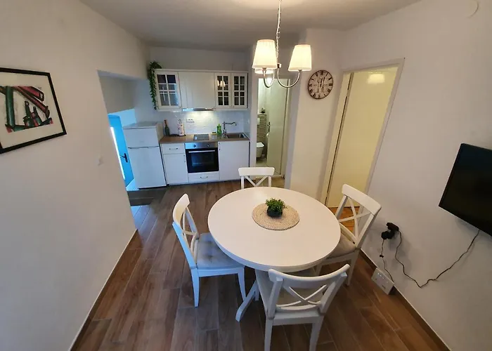 Apartman Rustic House Diklo 20m From The Sea Zadar