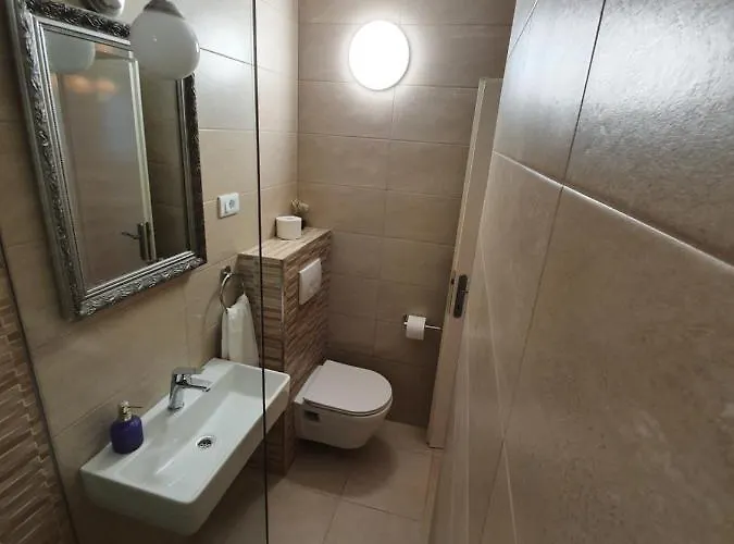 Apartman Rustic House Diklo 20m From The Sea