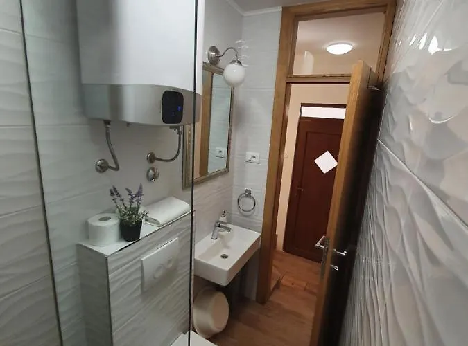 Apartman Rustic House Diklo 20m From The Sea Zadar