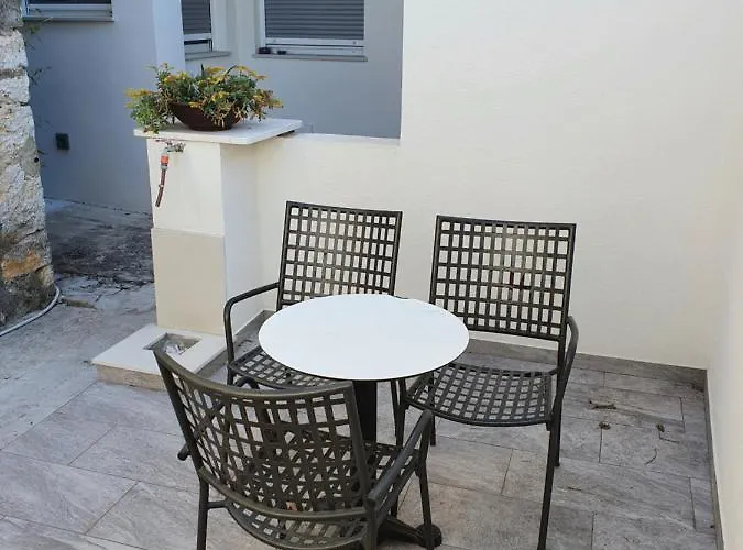 Rustic House Diklo 20m From The Sea Apartman